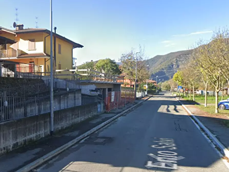Immagine 12 di Appartamento in vendita  in Via Enio Salvi a Zogno