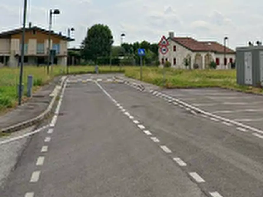 Immagine 5 di Terreno edificabile in vendita  in Via Giovanni Bonato a Poiana Maggiore