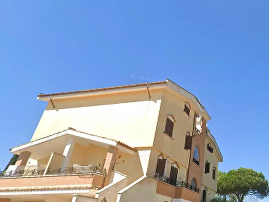 Immagine 12 di Porzione di villa in vendita  in Via Lago di Moro a Nettuno