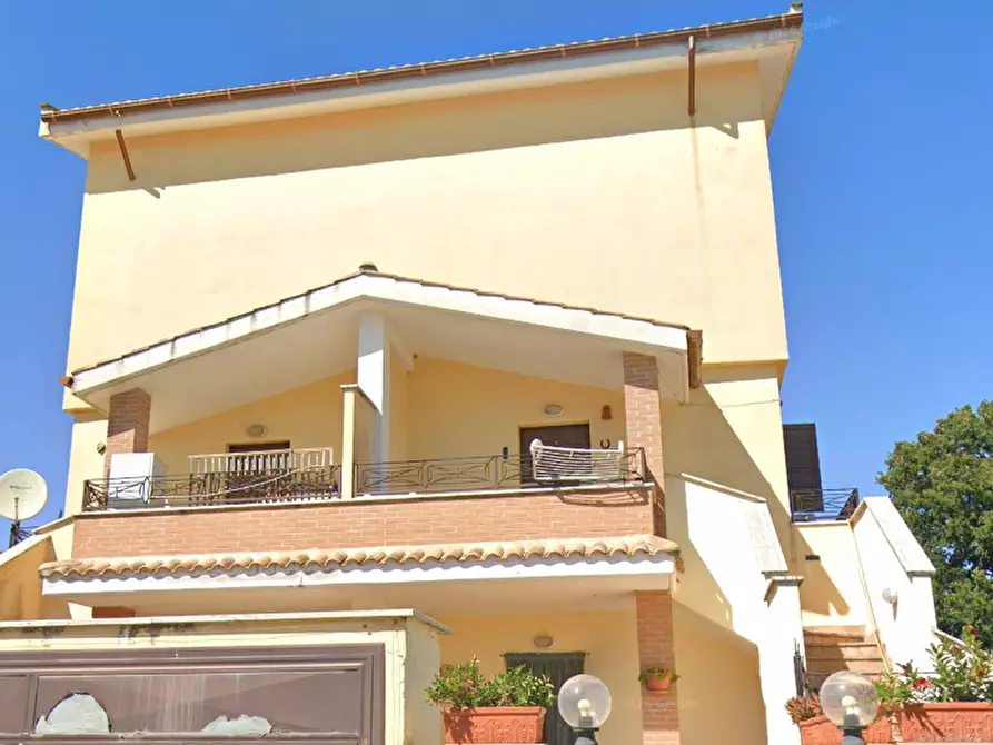 Immagine 18 di Porzione di villa in vendita  in Via Lago di Moro a Nettuno