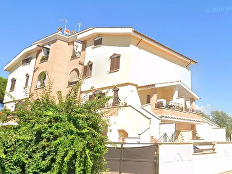 Immagine 4 di Porzione di villa in vendita  in Via Lago di Moro a Nettuno