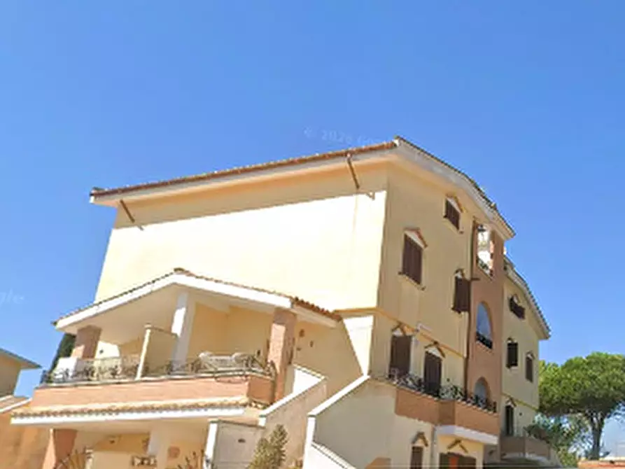 Immagine 3 di Porzione di villa in vendita  in Via Lago di Moro a Nettuno