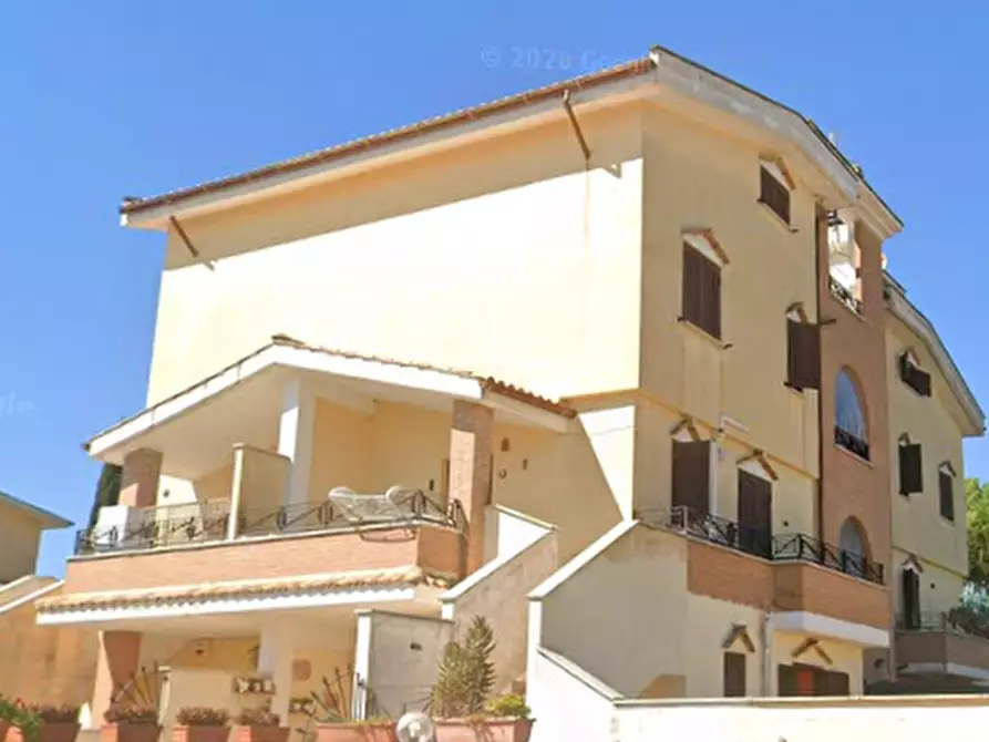 Immagine 1 di Porzione di villa in vendita  in Via Lago di Moro a Nettuno