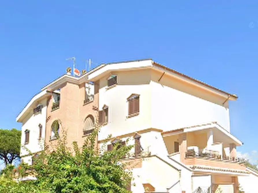 Immagine 5 di Porzione di villa in vendita  in Via Lago di Moro a Nettuno