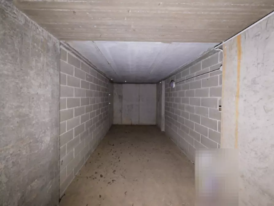 Immagine 7 di Garage in vendita  in Via Dante Alighieri a Arluno