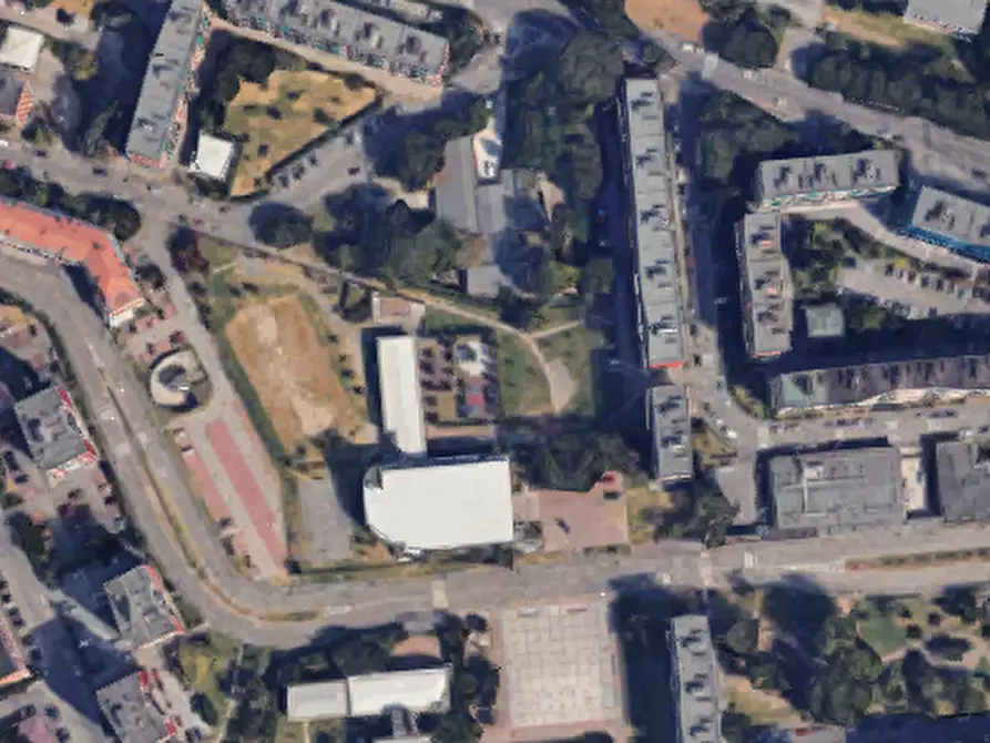 Immagine 11 di Garage in vendita  in Via degli Abeti a Milano