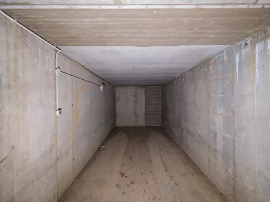 Immagine 7 di Garage in vendita  in Via Dante Alighieri a Arluno