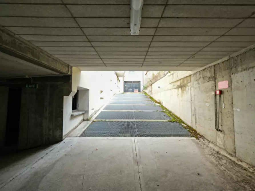 Immagine 4 di Garage in vendita  in Via Dante Alighieri a Arluno
