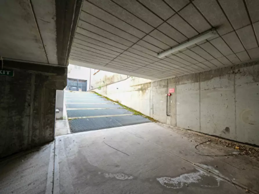 Immagine 5 di Garage in vendita  in Via Dante Alighieri a Arluno