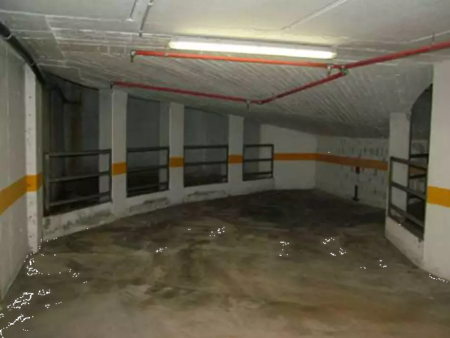 Immagine 2 di Posto auto in vendita  in Via Molinazzo a Milano