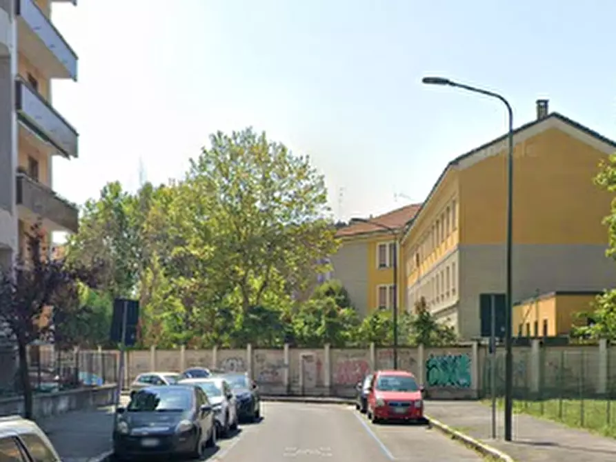 Immagine 7 di Garage in vendita  in Via Molinazzo a Milano