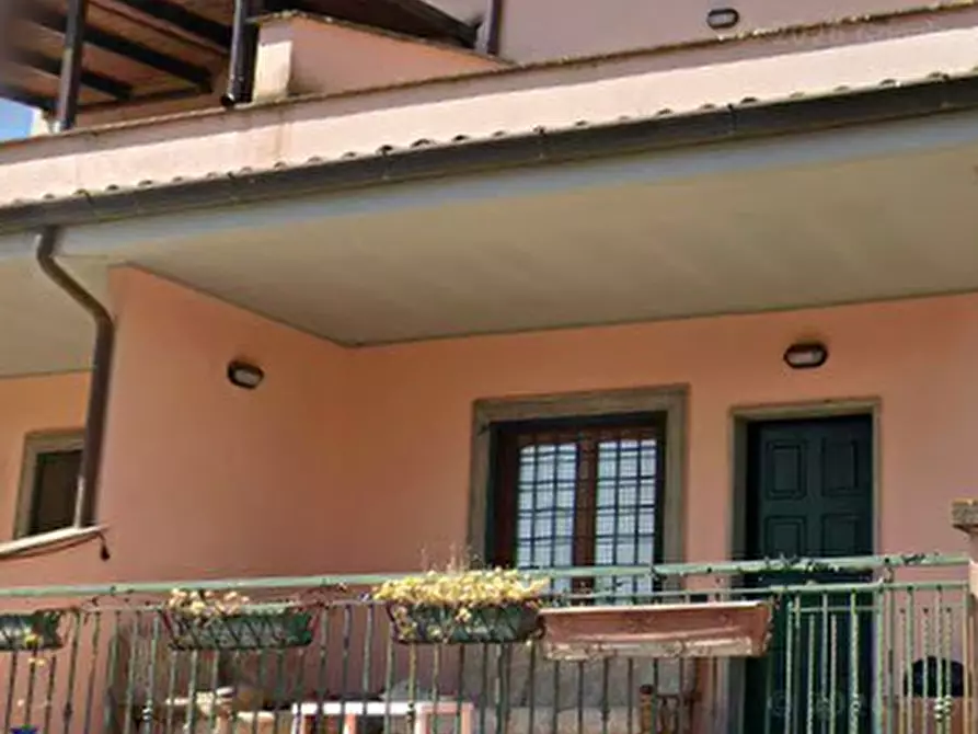 Immagine 9 di Porzione di casa in vendita  in Via Gardone Riviera a Roma