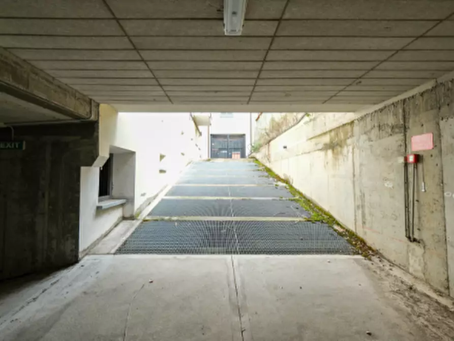 Immagine 3 di Garage in vendita  in Via Dante Alighieri a Arluno