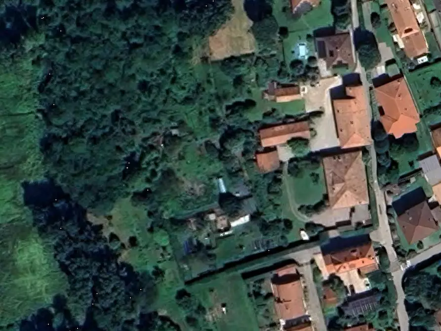 Immagine 19 di Villa in vendita  in Via Campaccino a Angera