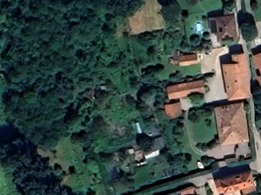 Immagine 21 di Villa in vendita  in Via Campaccino a Angera
