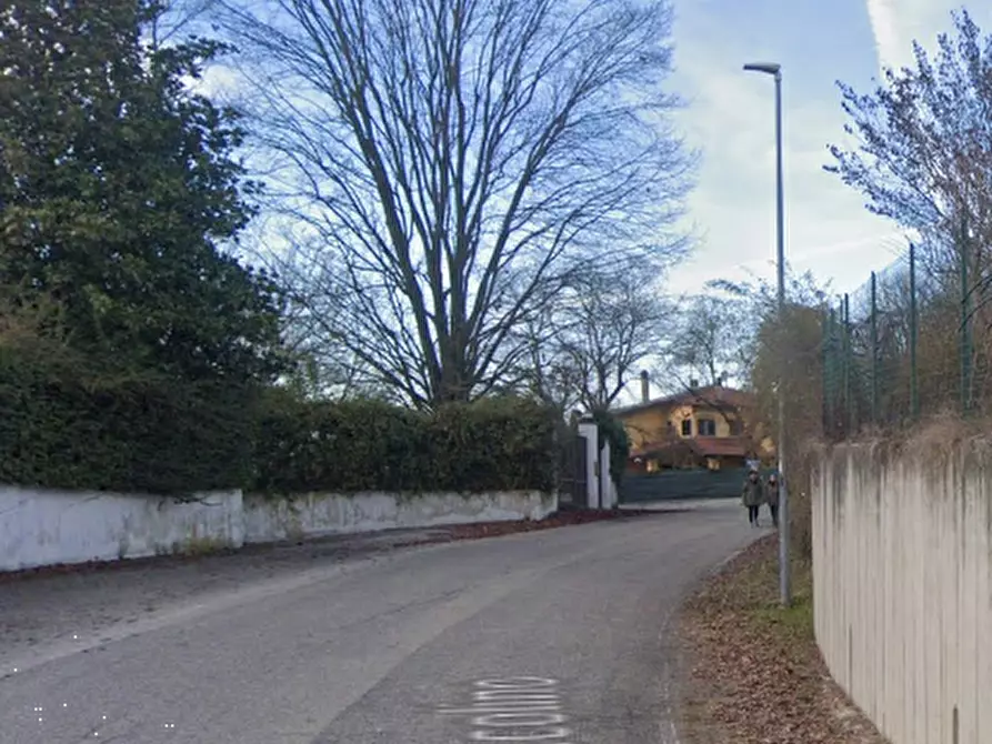 Immagine 22 di Villa in vendita  in Frazione Castiglione a Asti