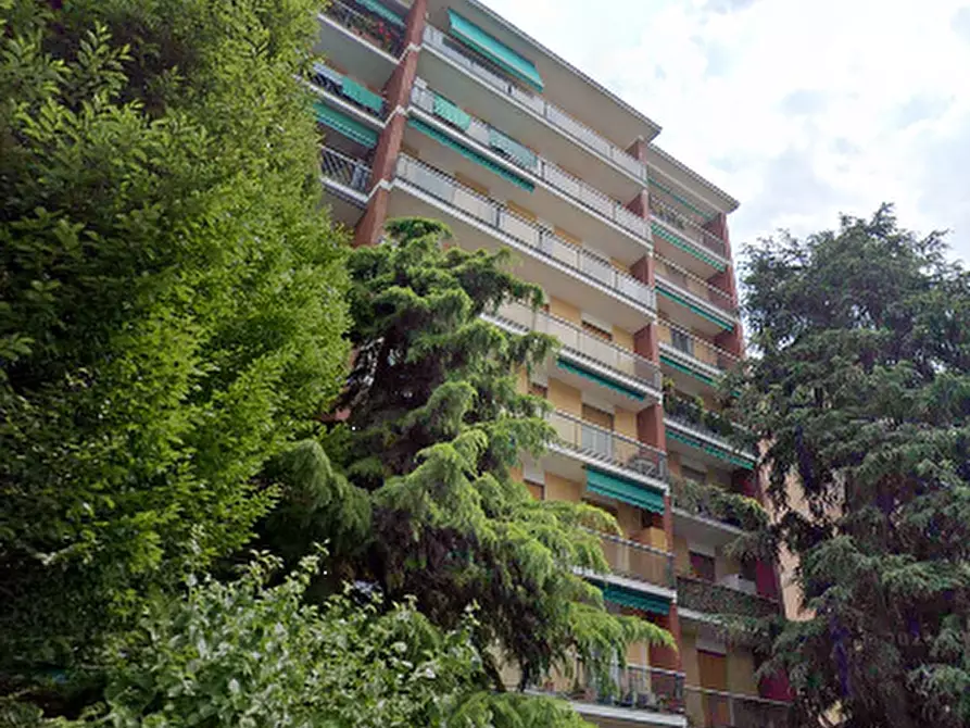 Immagine 1 di Appartamento in vendita  in Via Francesco Baracca a Desio