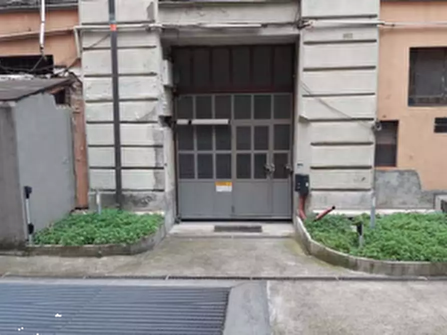 Immagine 2 di Posto auto in vendita  in Viale Emilio Caldara a Milano