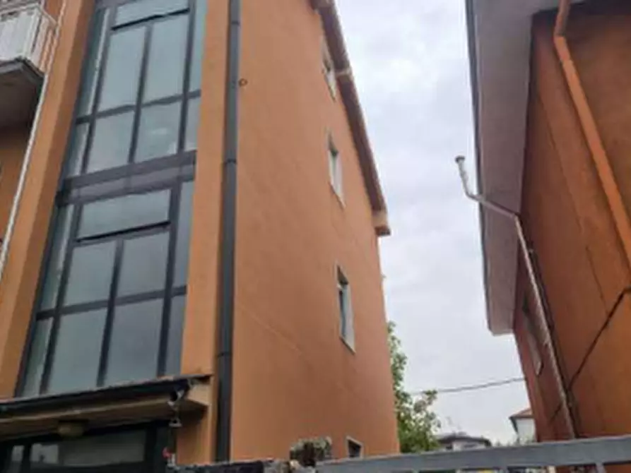 Immagine 7 di Appartamento in vendita  in Via Trento a Cologno Monzese