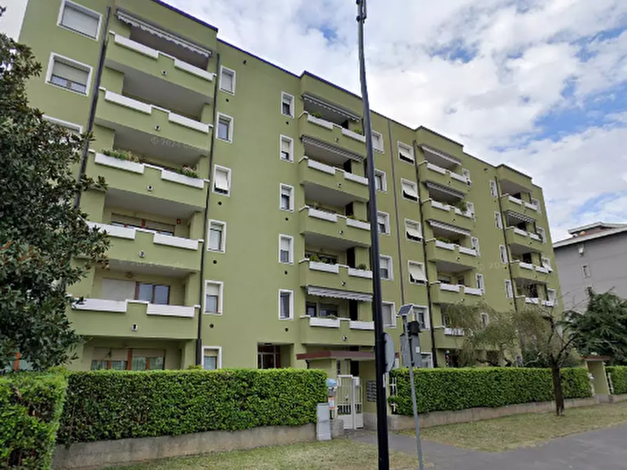 Immagine 1 di Appartamento in vendita  in Via Francesco Cilea a Cinisello Balsamo