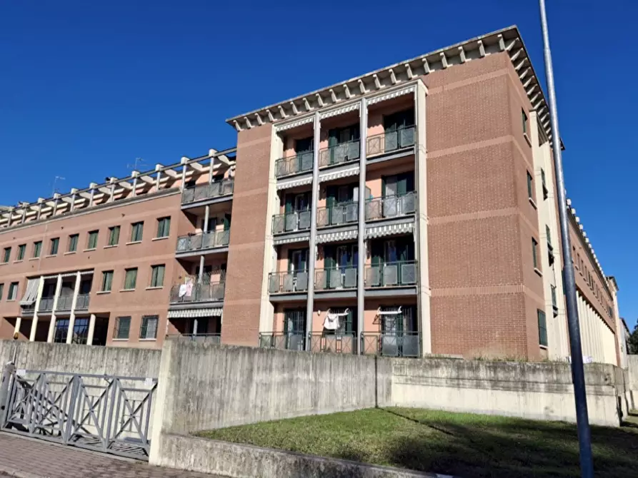 Immagine 2 di Appartamento in vendita  in Via Generale Carlo Alberto Dalla Chiesa a Guastalla