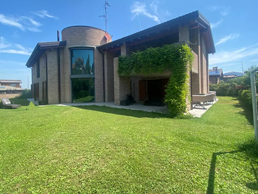 Immagine 6 di Villa in vendita  in Via San Francesco D'Assisi a Quattro Castella