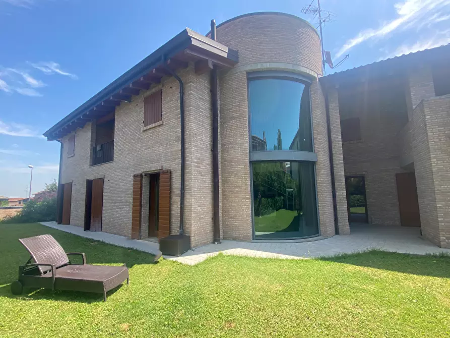 Immagine 9 di Villa in vendita  in Via San Francesco D'Assisi a Quattro Castella
