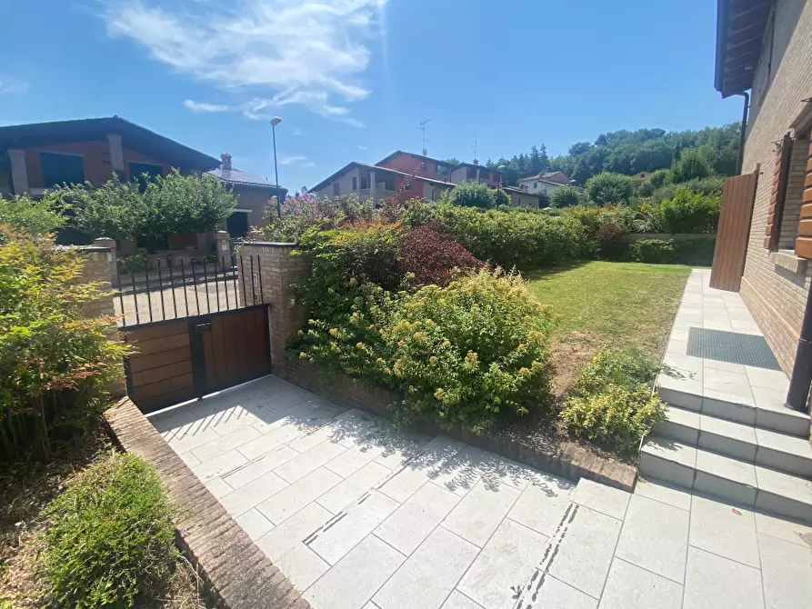 Immagine 11 di Villa in vendita  in Via San Francesco D'Assisi a Quattro Castella