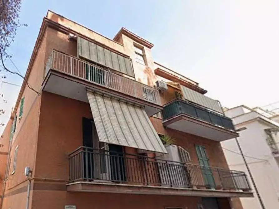 Immagine 1 di Appartamento in vendita  in Viale Trieste a Guidonia Montecelio