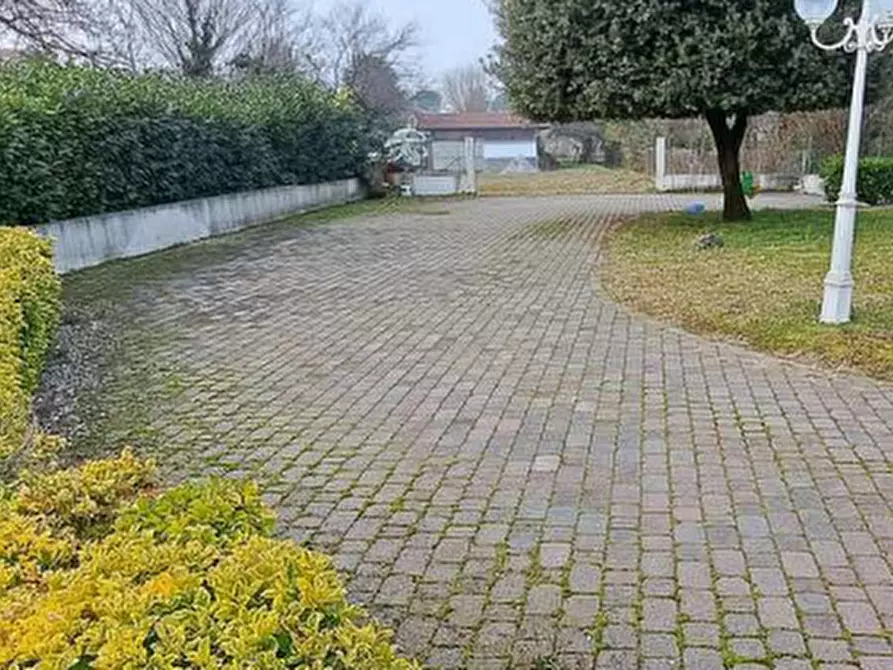 Immagine 5 di Villa in vendita  in Via Monte Cavallo a Cordenons