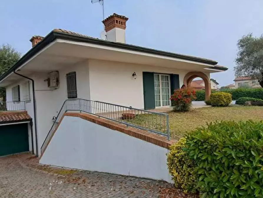 Immagine 6 di Villa in vendita  in Via Monte Cavallo a Cordenons