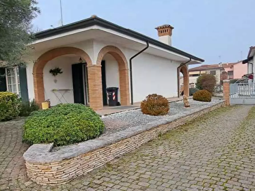 Immagine 7 di Villa in vendita  in Via Monte Cavallo a Cordenons