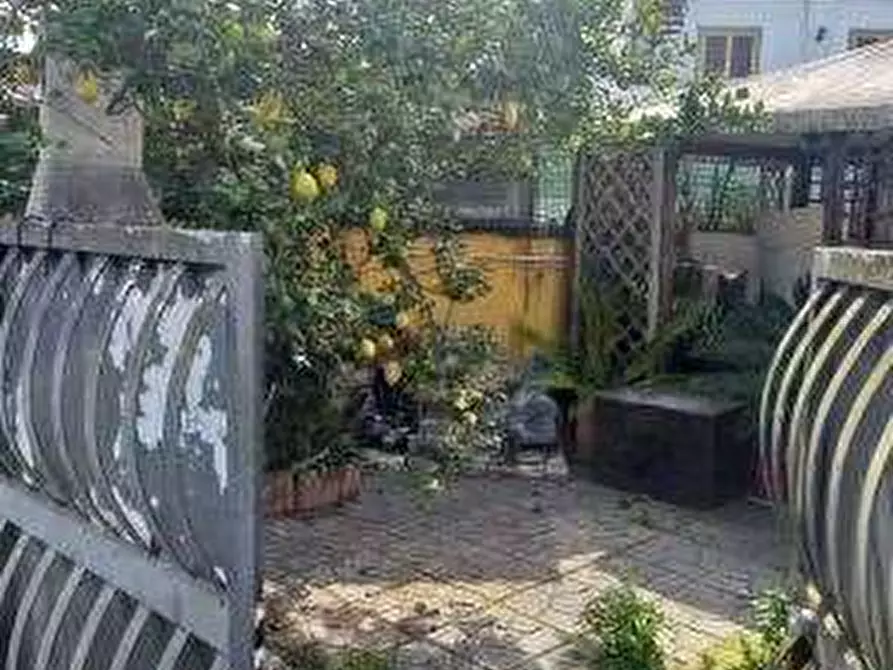 Immagine 6 di Appartamento in vendita  in Via Tirso a Pomezia