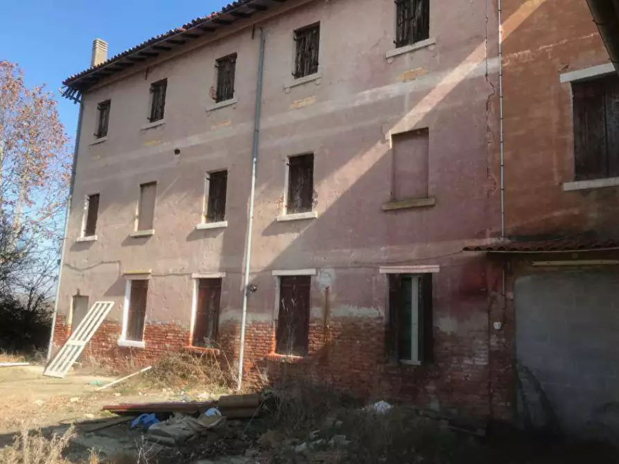 Immagine 5 di Rustico / casale in vendita  in Viale Don Luigi Sturzo a Marcon