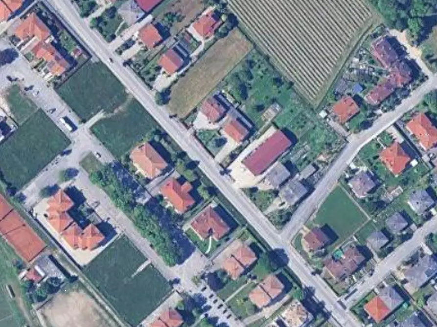 Immagine 11 di Appartamento in vendita  in Via Quattro Novembre a Pramaggiore
