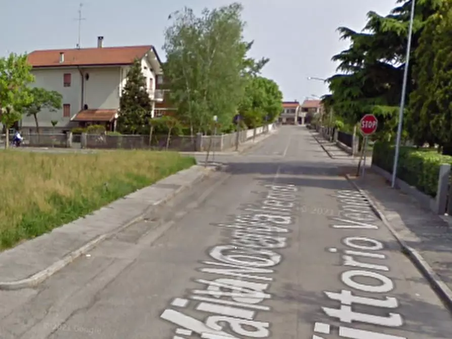 Immagine 15 di Appartamento in vendita  in Via Quattro Novembre a Pramaggiore