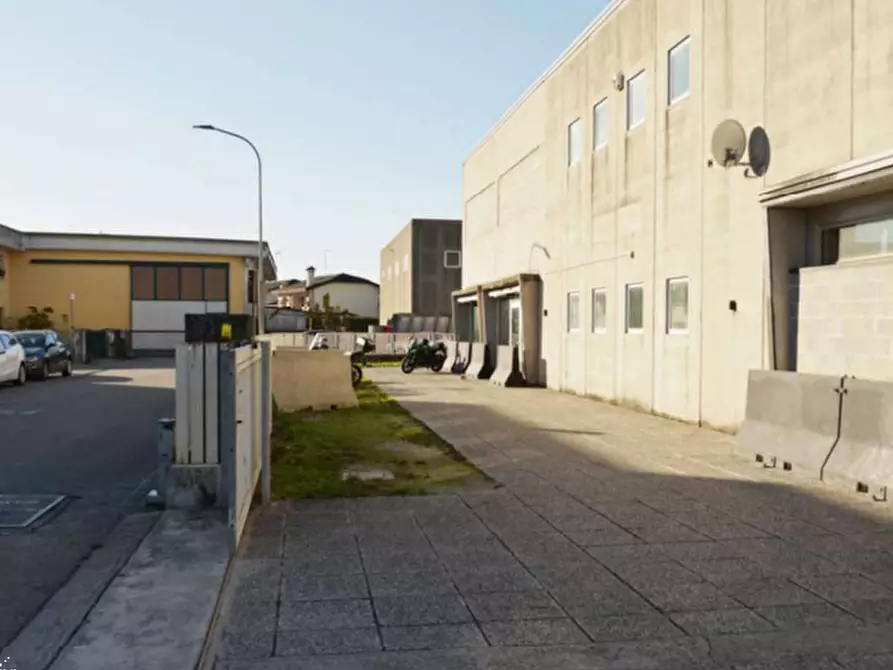Immagine 9 di Capannone industriale in vendita  in Via Gentilin a Carbonera