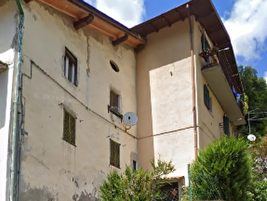 Immagine 1 di Appartamento in vendita  in Via Roncaglia Entro a San Giovanni Bianco