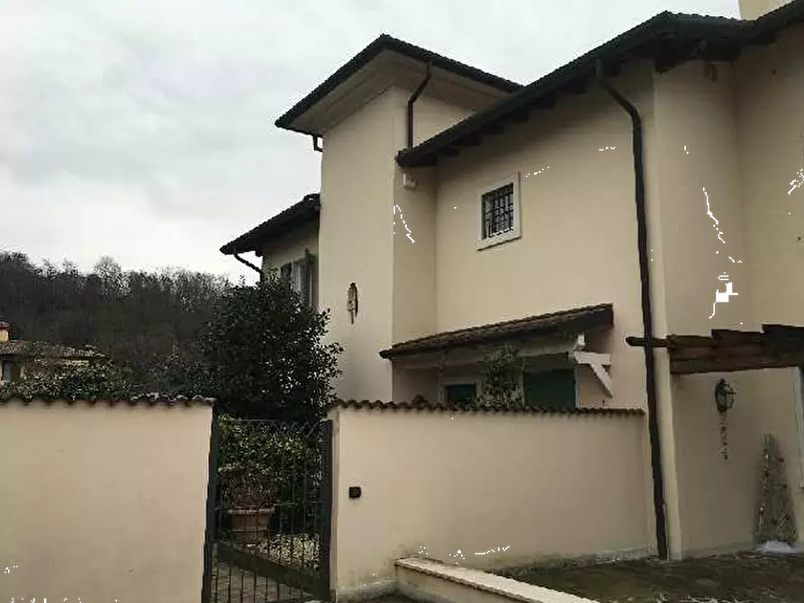 Immagine 1 di Porzione di casa in vendita  in Via Benedusi a Botticino