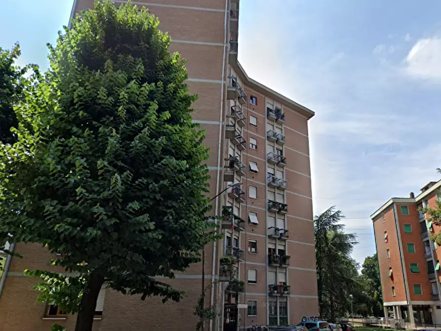 Immagine 8 di Appartamento in vendita  in Via G.B. Lulli a Reggio Nell'emilia
