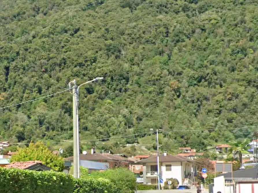 Immagine 2 di Magazzino in vendita  in Via delle Acquette a Cuveglio