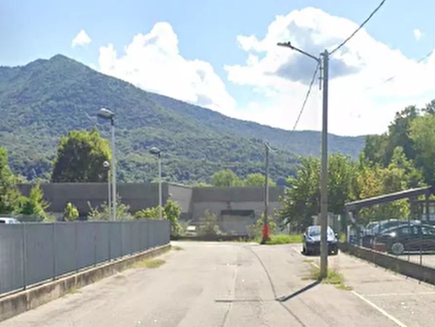 Immagine 3 di Magazzino in vendita  in Via delle Acquette a Cuveglio