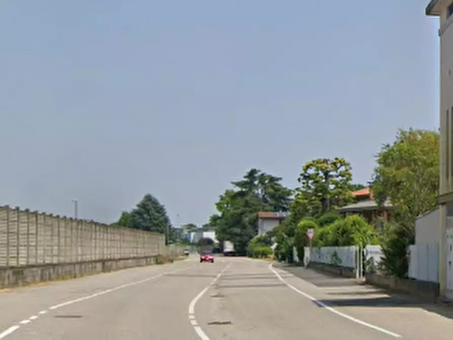 Immagine 12 di Capannone industriale in vendita  in Via Montebello a Vigevano