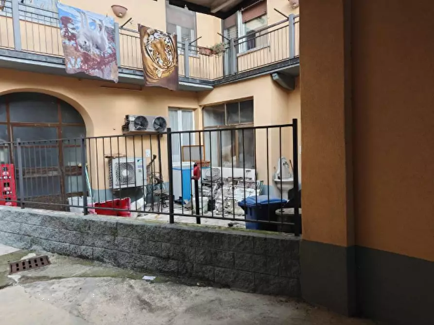 Immagine 4 di Negozio in vendita  in Via Roma a Valmadrera