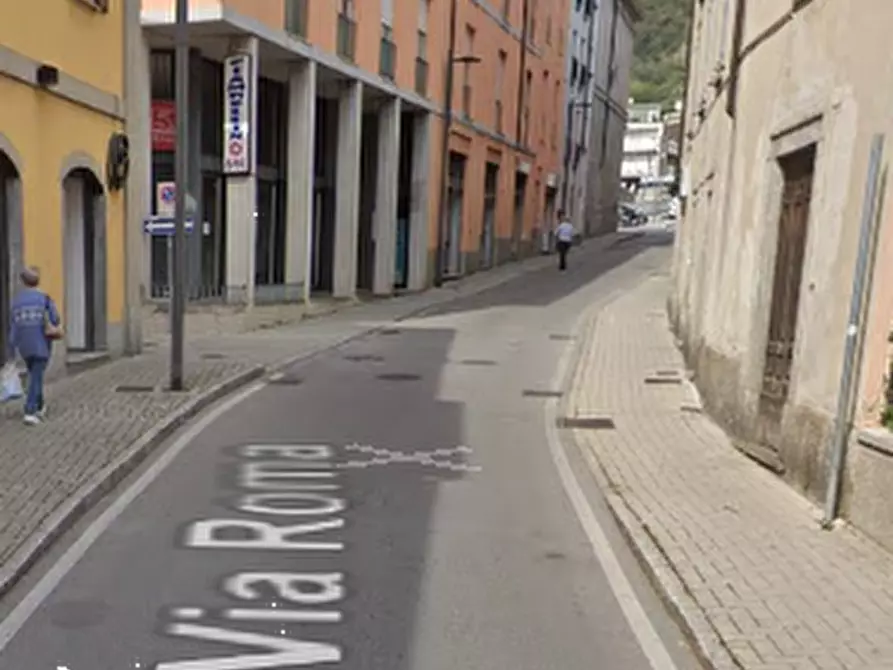 Immagine 7 di Negozio in vendita  in Via Roma a Valmadrera