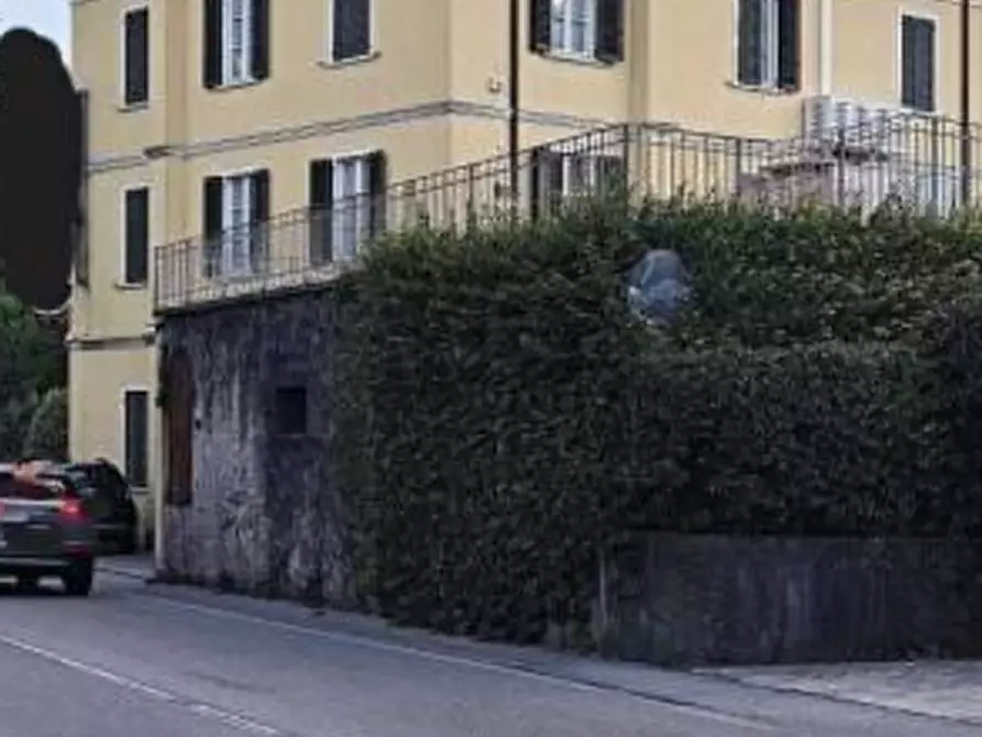 Immagine 1 di Hotel in vendita  in Strada Statale a Mandello Del Lario