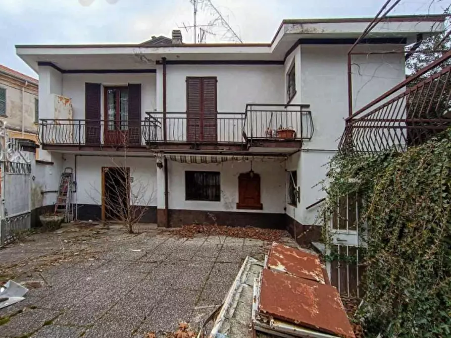 Immagine 2 di Casa indipendente in vendita  in Lago Europa  a Caronno Varesino