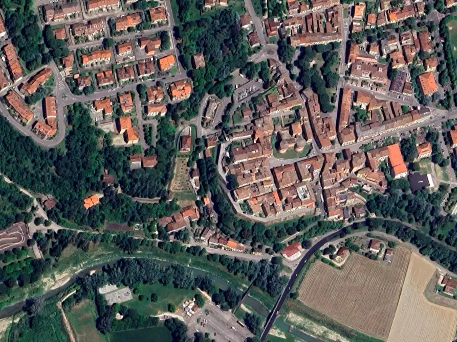 Immagine 1 di Negozio in vendita  in Via Giuseppe Garibaldi a Riolo Terme
