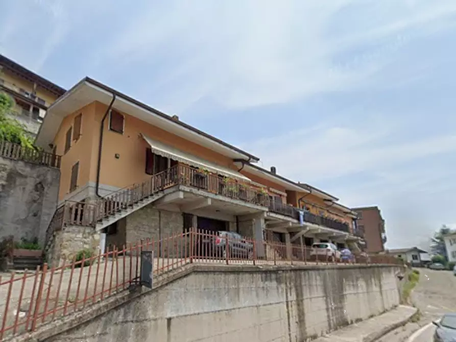 Immagine 3 di Villetta a schiera in vendita  in Via Giardini Sud a Serramazzoni