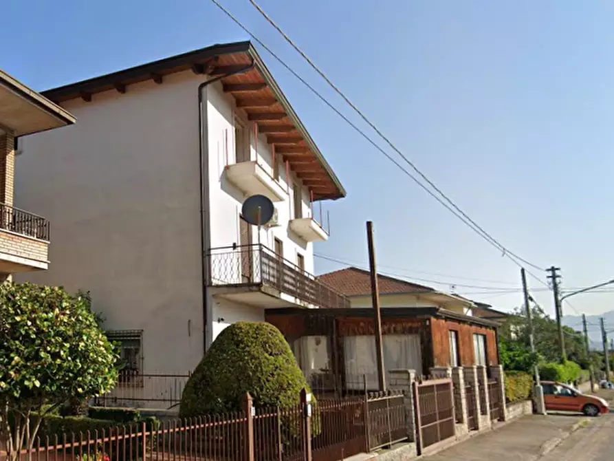 Immagine 4 di Negozio in vendita  in Viale Volturno a Vairano Patenora